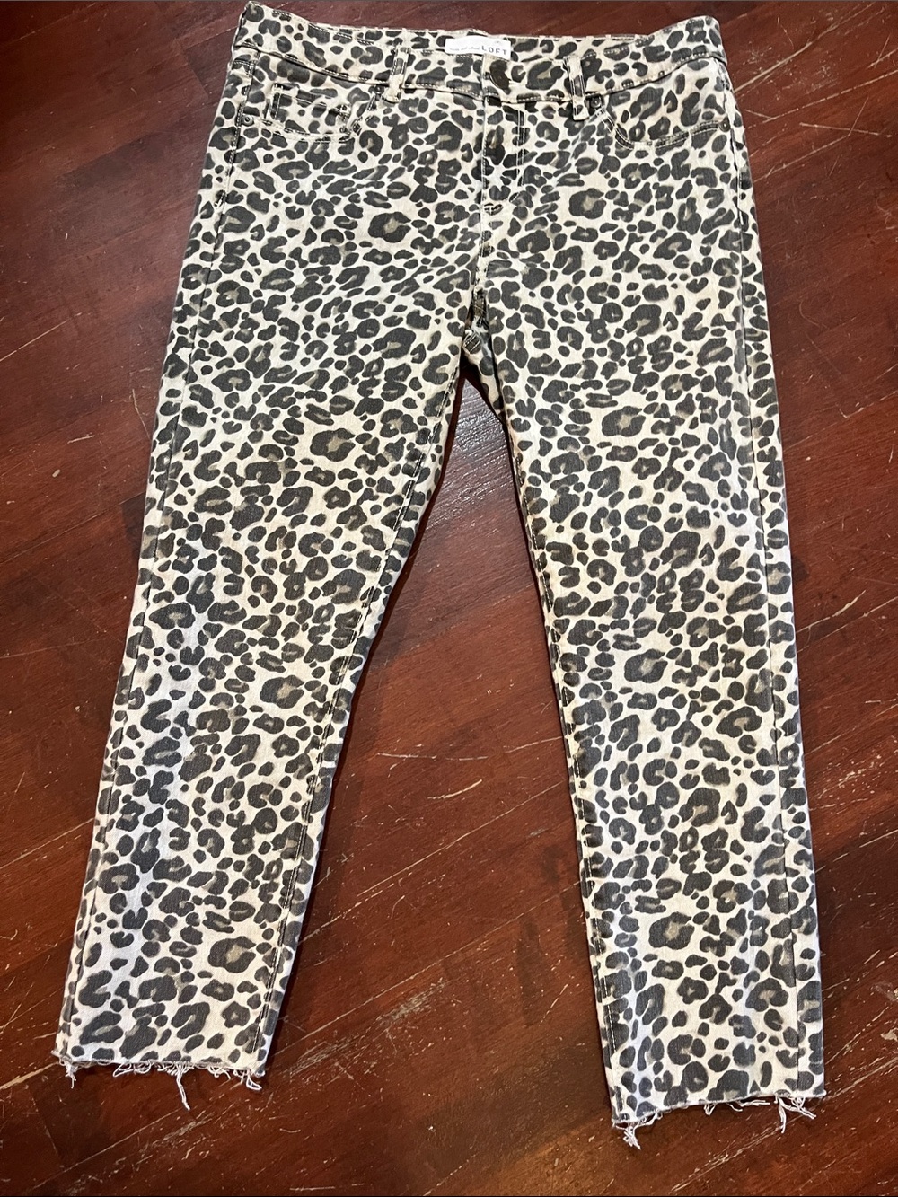 🌻3/$15🌻 LOFT Leopard-Print Cropped Jeans in Gray and Cream